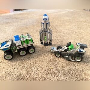Space Maxx 3-Piece Set with Lights and Sounds for Space Explorers